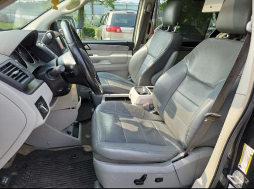 2011 Volkswagen Routan SEL