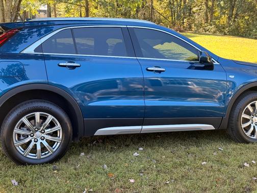 2019 Cadillac XT4 Premium Luxury