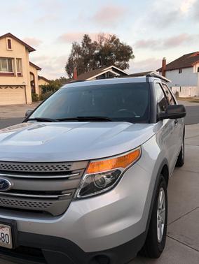 Silver 2014 Ford Explorer Base