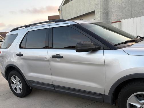 Silver 2014 Ford Explorer Base