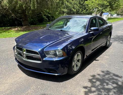 Blue 2013 Dodge Charger SE