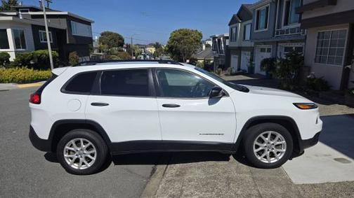 2016 Jeep Cherokee Sport