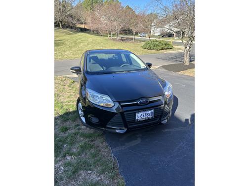 Photo 1 of 10 of 2014 Ford Focus SE