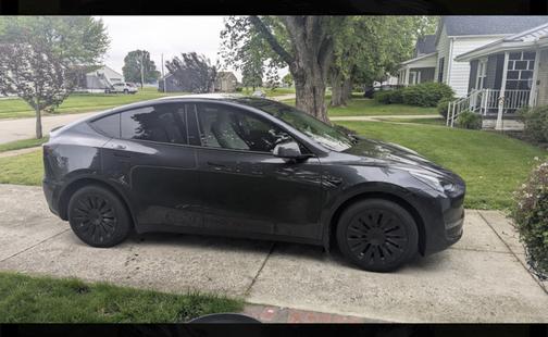Gray 2024 Tesla Model Y Long Range