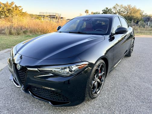 Black 2019 Alfa Romeo Giulia Ti