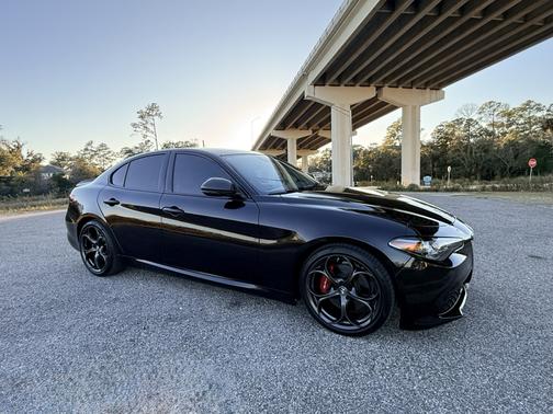 Black 2019 Alfa Romeo Giulia Ti