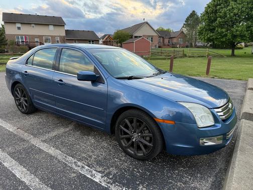 Blue 2009 Ford Fusion SEL