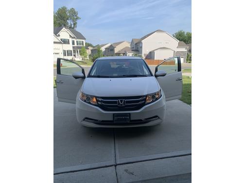 Photo 1 of 9 of 2016 Honda Odyssey EX-L
