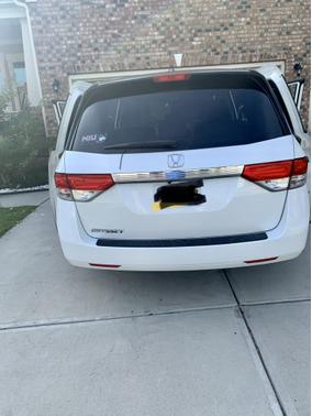 Photo 2 of 9 of 2016 Honda Odyssey EX-L