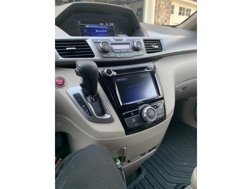 Photo 4 of 9 of 2016 Honda Odyssey EX-L