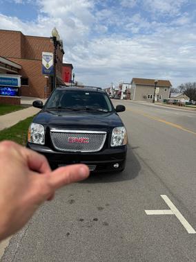 Black 2014 GMC Yukon XL 1500 Denali