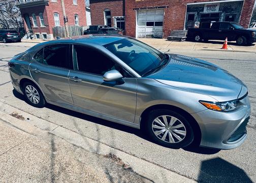 2024 Toyota Camry Hybrid LE