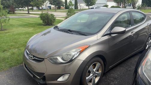 Beige 2013 Hyundai ELANTRA GLS