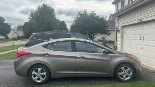 Beige 2013 Hyundai ELANTRA GLS