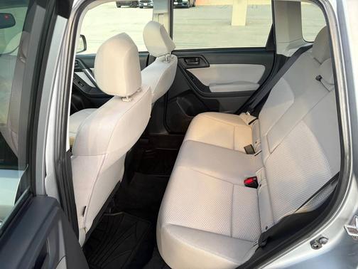 Silver 2015 Subaru Forester 2.5i Premium