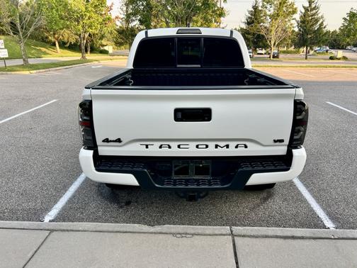 White 2017 Toyota Tacoma SR