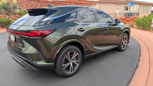 Green 2023 Lexus RX 350h Premium