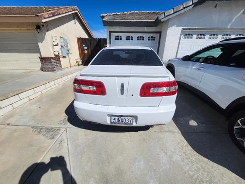 White 2006 Lincoln Zephyr Base