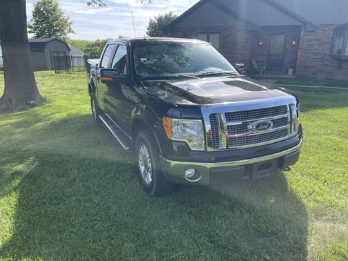 Black 2010 Ford F-150 Lariat SuperCrew