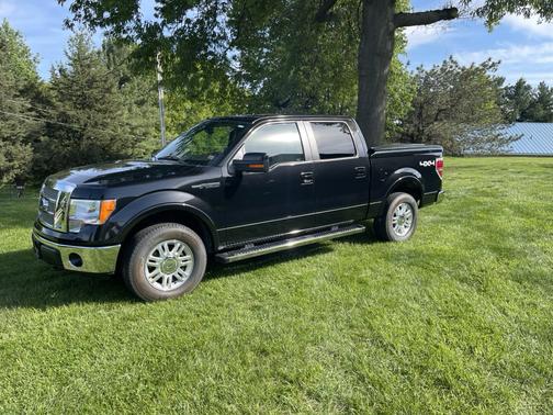 Black 2010 Ford F-150 Lariat SuperCrew