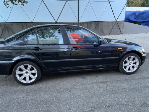 2004 BMW 325 xi