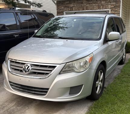 2011 Volkswagen Routan SE
