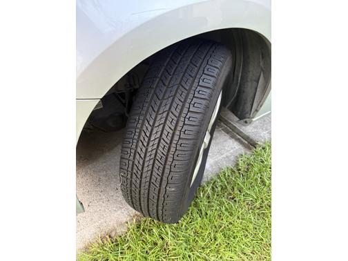 2011 Volkswagen Routan SE