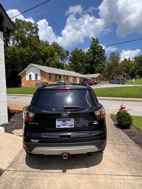 Black 2018 Ford Escape SE