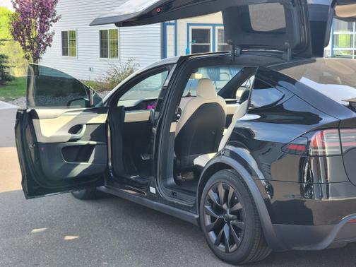 2022 Tesla Model X Plaid