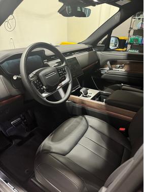2025 Land Rover Range Rover P400 SE SWB