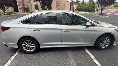 2018 Hyundai SONATA SE
