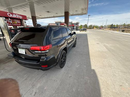 Black 2018 Jeep Grand Cherokee Altitude