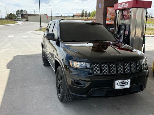 Black 2018 Jeep Grand Cherokee Altitude