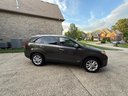 Brown 2014 Kia Sorento EX