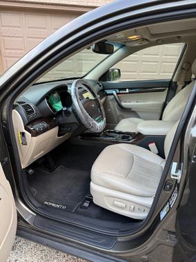 Brown 2014 Kia Sorento EX