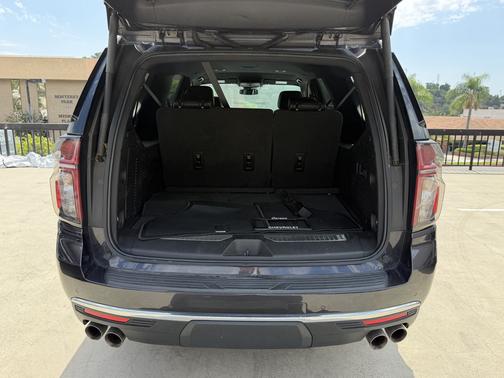 Black 2023 Chevrolet Suburban Premier