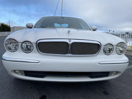 2004 Jaguar XJ8 Base
