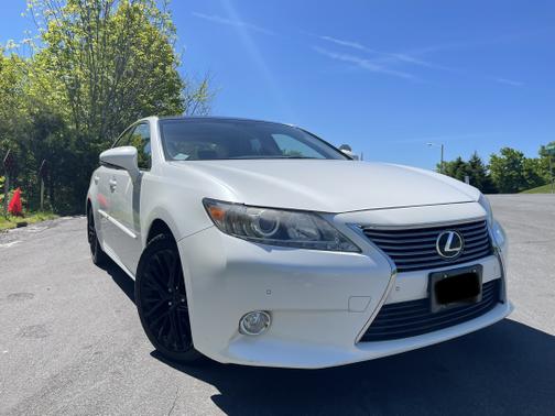 Photo 1 of 30 of 2013 Lexus ES 350 Base