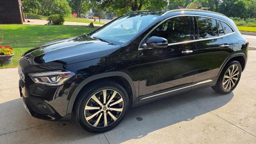 Black 2021 Mercedes-Benz GLA 250 4MATIC