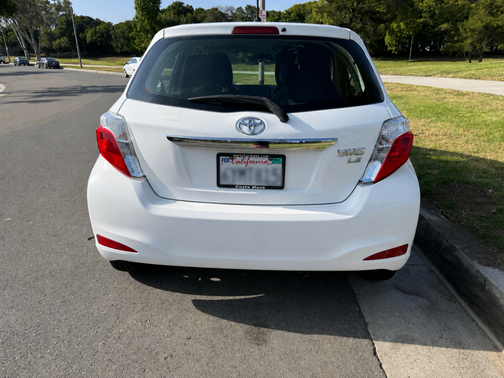 White 2013 Toyota Yaris LE