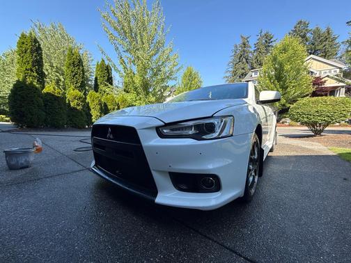 White 2014 Mitsubishi Lancer Evolution MR
