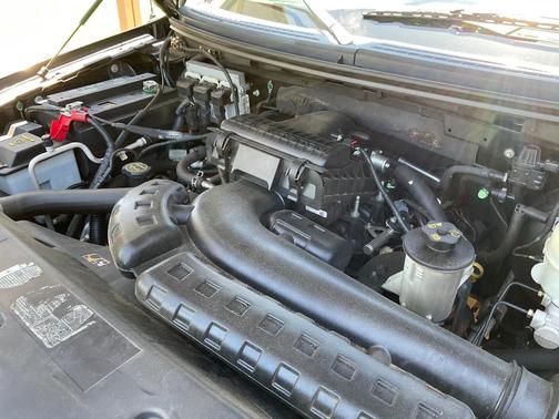 Black 2005 Ford F-150 Lariat SuperCrew