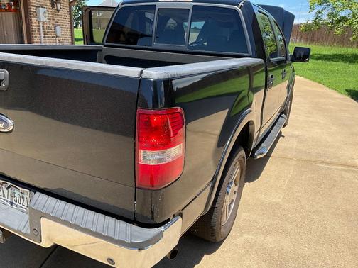 Black 2005 Ford F-150 Lariat SuperCrew