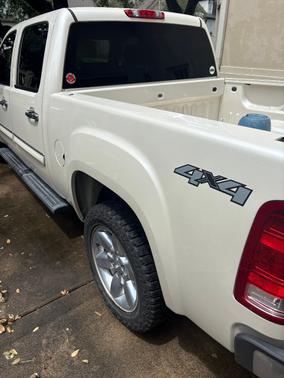 White 2012 GMC Sierra 1500 SLE