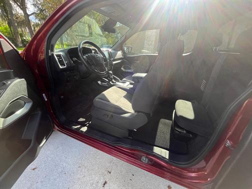 Red 2022 Nissan Frontier SV