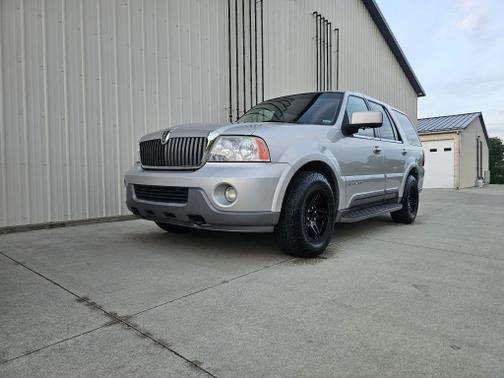 Silver 2003 Lincoln Navigator Ultimate