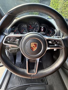 White 2017 Porsche Cayenne Cayenne Platinum Edition