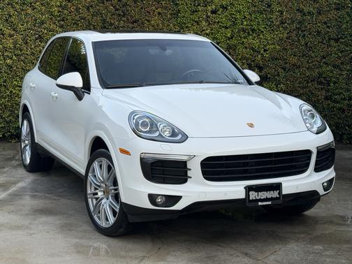 White 2017 Porsche Cayenne Cayenne Platinum Edition