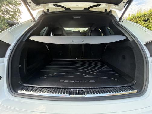 White 2017 Porsche Cayenne Cayenne Platinum Edition