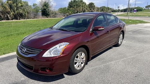 Red 2010 Nissan Altima 2.5 SL